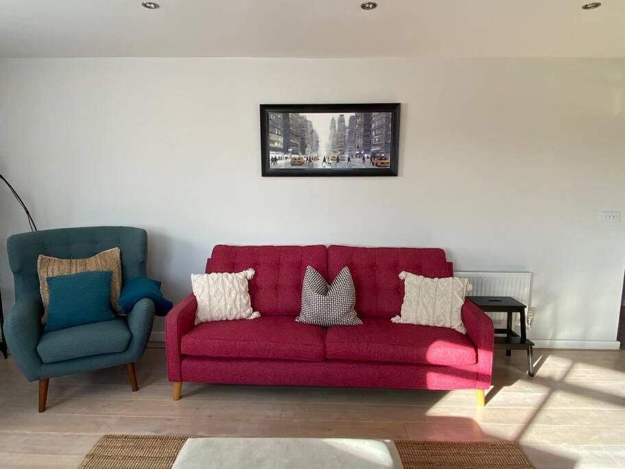 The Penthouse, Winchester Bagian luar foto