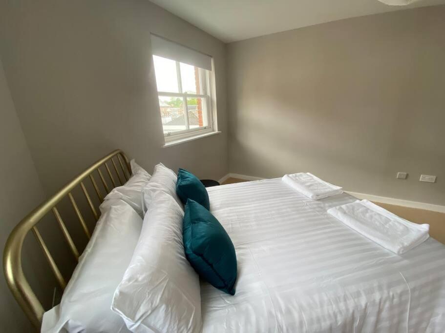 The Penthouse, Winchester Bagian luar foto
